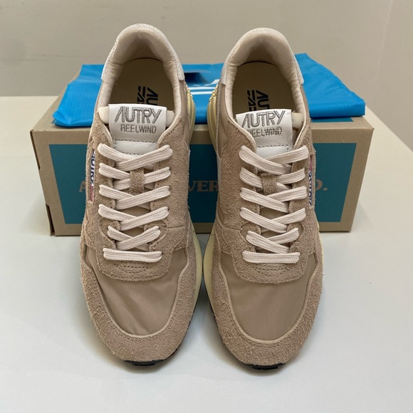 Autry Women’s Reelwind Low Sneaker Nylon/Suede Tan Brown/White sz 39 New in Box - Picture 5 of 8